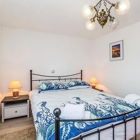 Ana With Jacuzzi & Swimming Pool Vilă Cres