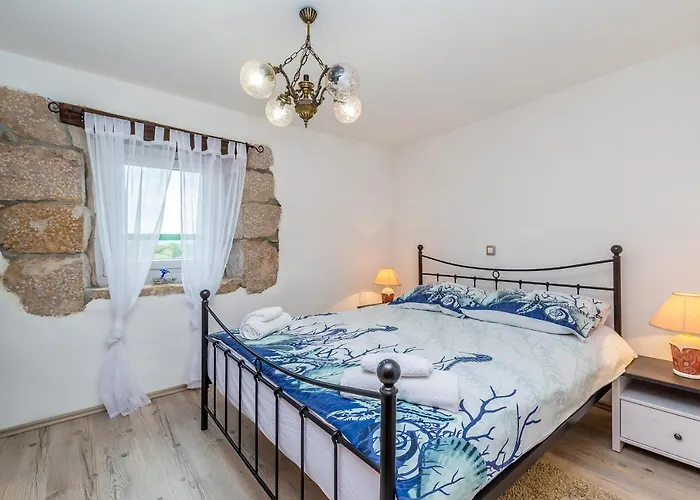 Ana With Jacuzzi & Swimming Pool Cres