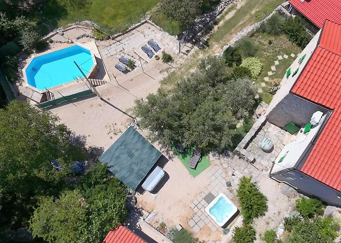 Villa Ana With Jacuzzi & Swimming Pool
