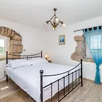 Вилла Ana With Jacuzzi & Swimming Pool Црес