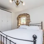 Ana With Jacuzzi & Swimming Pool Вилла *