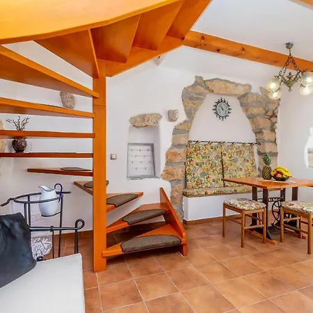 Villa Ana With Jacuzzi & Swimming Pool Cres