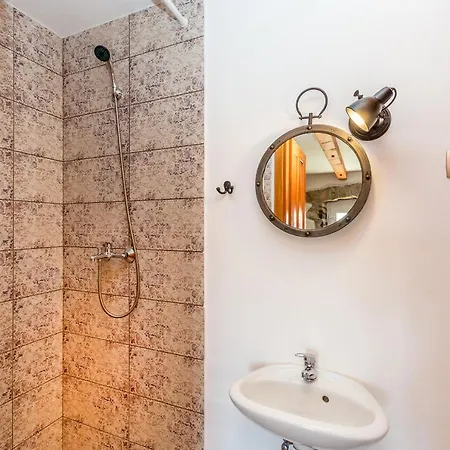 Ana With Jacuzzi & Swimming Pool Вилла